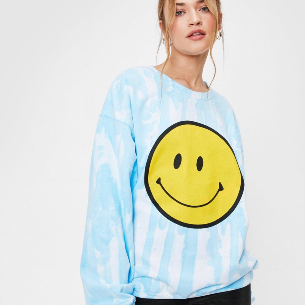 Blue and white Tie Dye smiley face shirt🙂NastyGal Collection